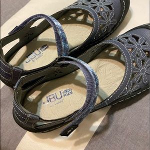 JBU sandals